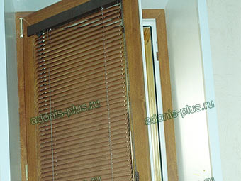 Алюминиевые горизонтальные жалюзи ISOLITE под дерево на окна ПВХ Ульяновск