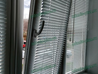Жалюзи на пластиковые окна ПВХ в медицинском центре Ульяновск